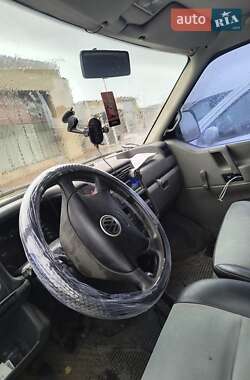 Грузовой фургон Volkswagen Transporter 2001 в 