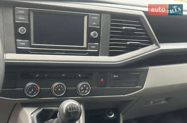 Грузовой фургон Volkswagen Transporter 2023 в  фото 36 Грузовой фургон Volkswagen Transporter 2023 в