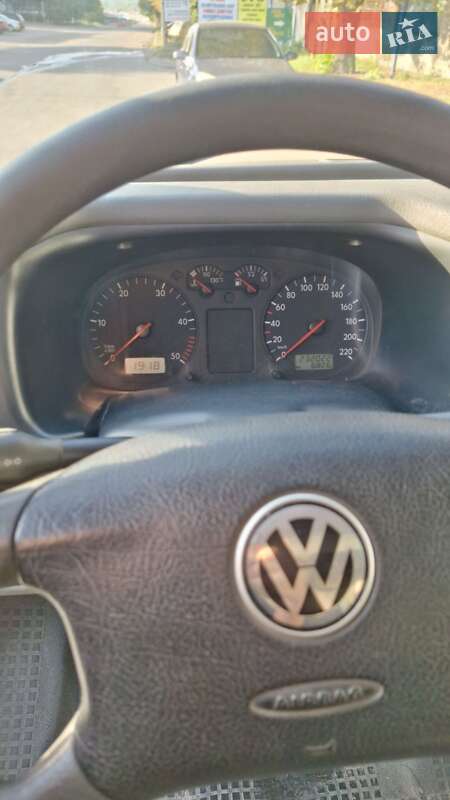 Грузовой фургон Volkswagen Transporter 2001 в Харькове