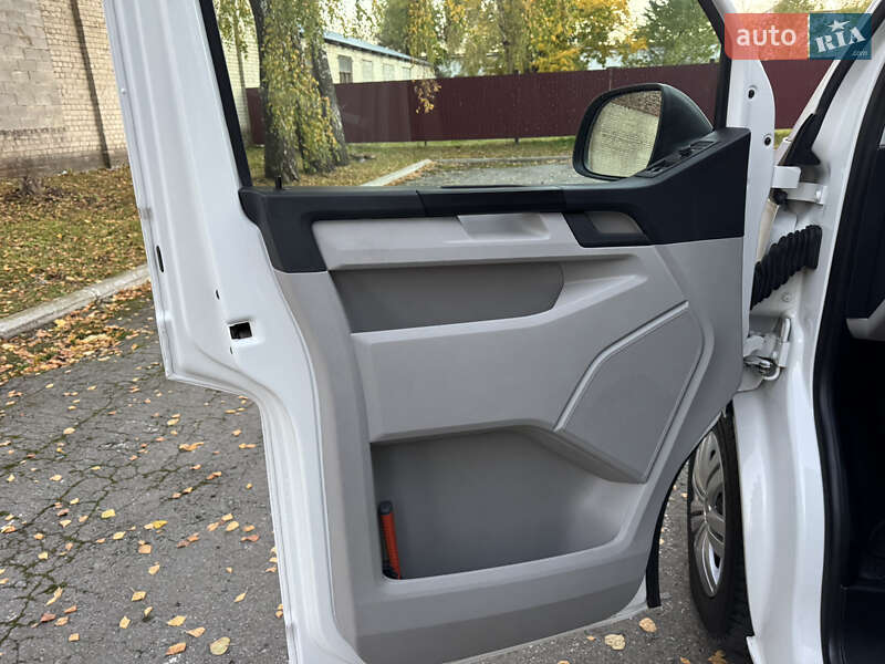Вантажний фургон Volkswagen Transporter 2018 в Рівному фото 19 Вантажний фургон Volkswagen Transporter 2018 в Рівному