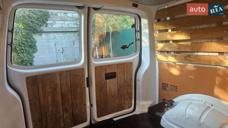 Грузовой фургон Volkswagen Transporter 2013 в Белгороде-Днестровском