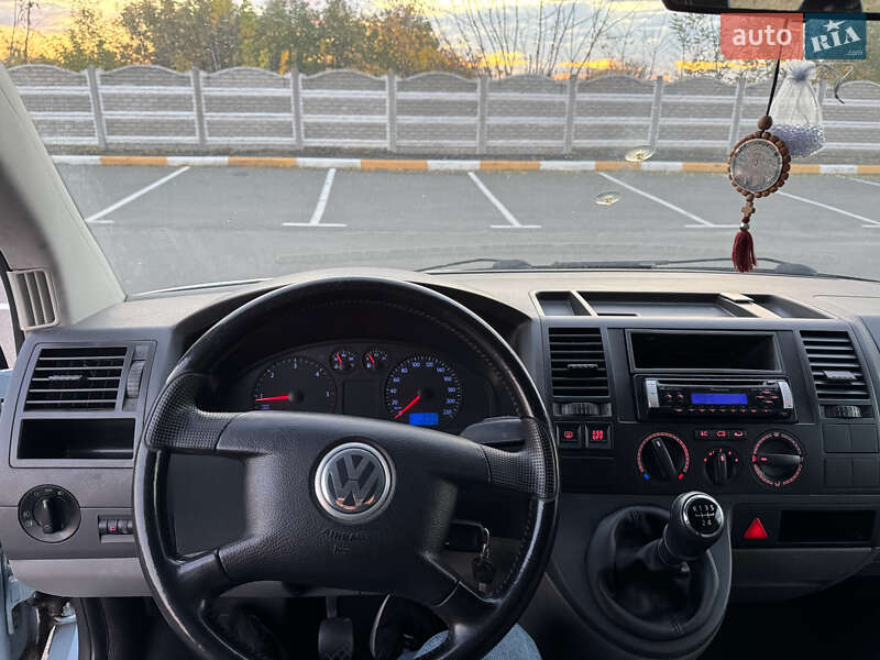 Минивэн Volkswagen Transporter 2006 в Софиевской Борщаговке