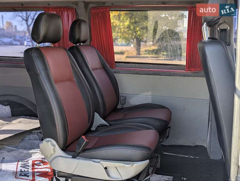 Мінівен Volkswagen Transporter 2004 в Києві