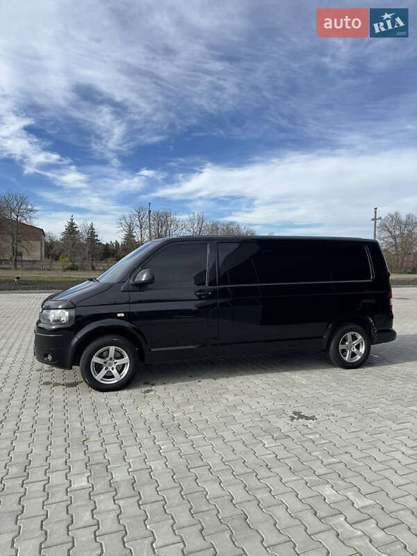 Грузовой фургон Volkswagen Transporter 2013 в Врадиевке