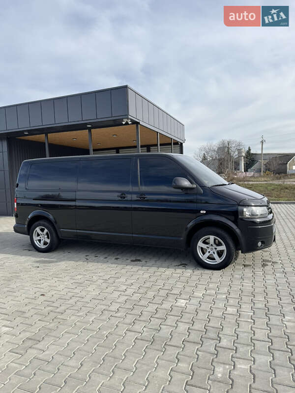 Грузовой фургон Volkswagen Transporter 2013 в Врадиевке
