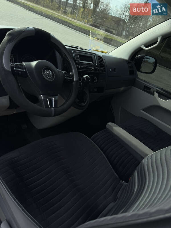 Грузовой фургон Volkswagen Transporter 2013 в Врадиевке