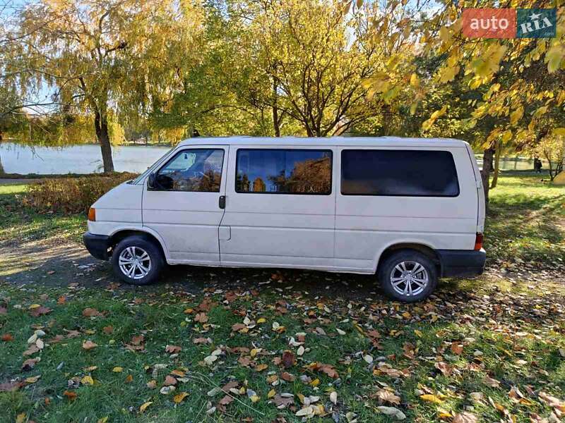 Минивэн Volkswagen Transporter 2001 в Березному