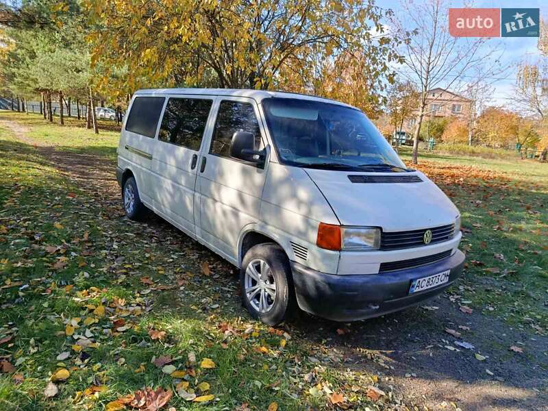 Минивэн Volkswagen Transporter 2001 в Березному