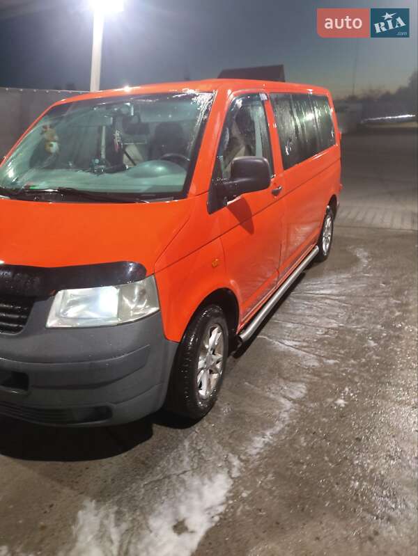 Мінівен Volkswagen Transporter 2006 в Виноградові