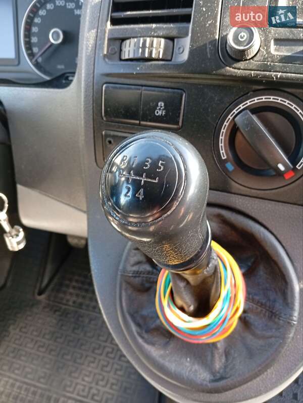 Минивэн Volkswagen Transporter 2010 в Нововолынске