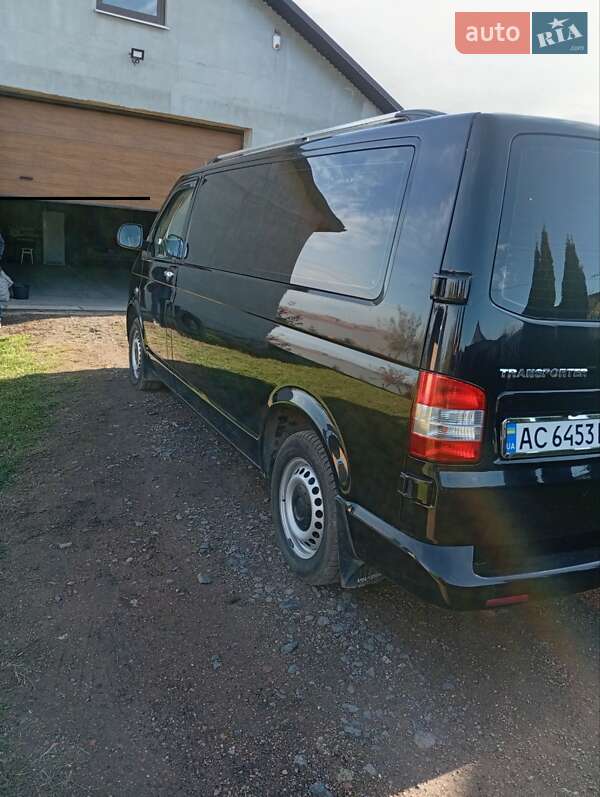 Минивэн Volkswagen Transporter 2010 в Нововолынске