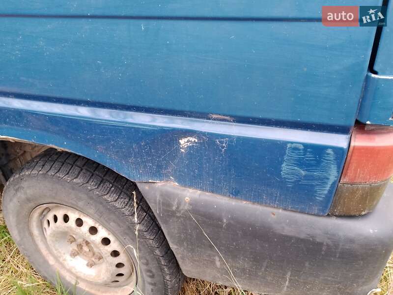Мінівен Volkswagen Transporter 2001 в Брусилові