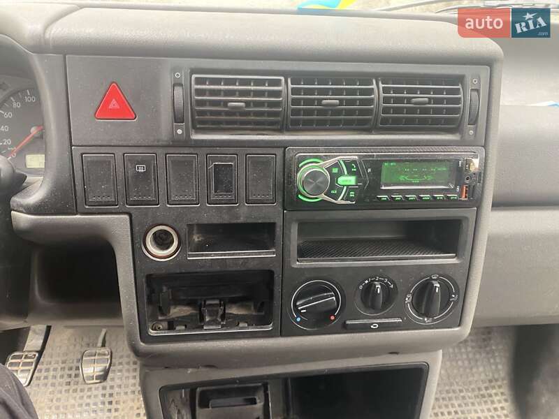 Вантажний фургон Volkswagen Transporter 2001 в Новомосковську фото 17 Вантажний фургон Volkswagen Transporter 2001 в Новомосковську