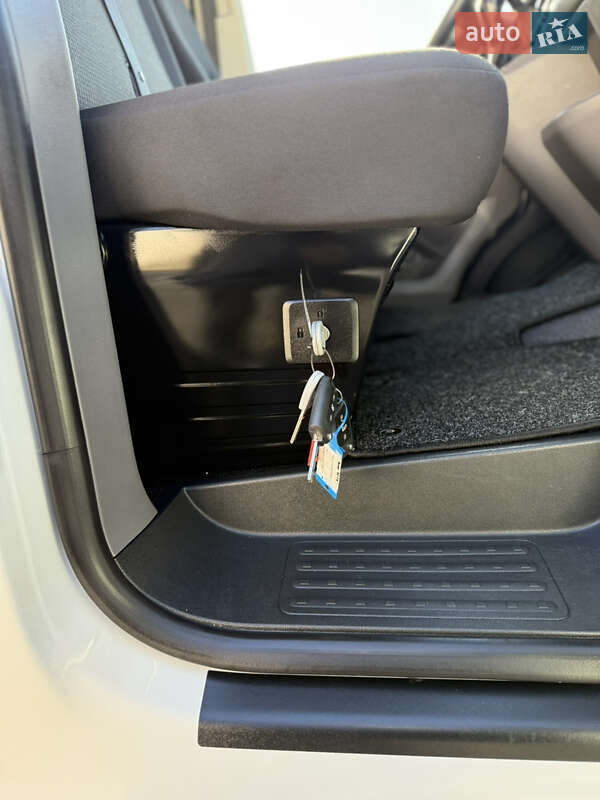 Вантажний фургон Volkswagen Transporter 2021 в Києві