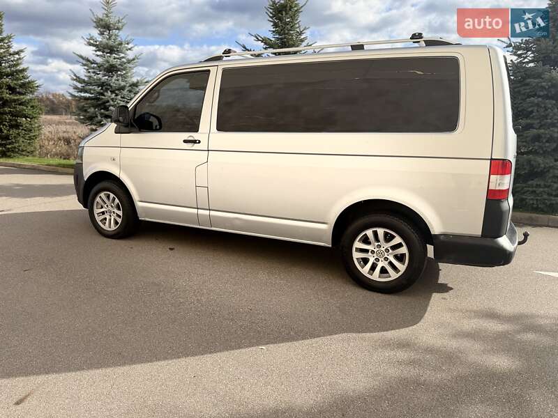 Грузовой фургон Volkswagen Transporter 2010 в Киеве