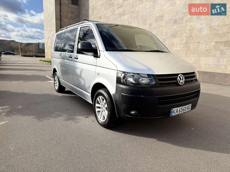 Грузовой фургон Volkswagen Transporter 2010 в Киеве