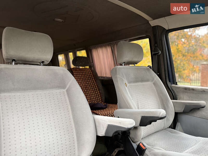 Минивэн Volkswagen Transporter 2001 в Обухове