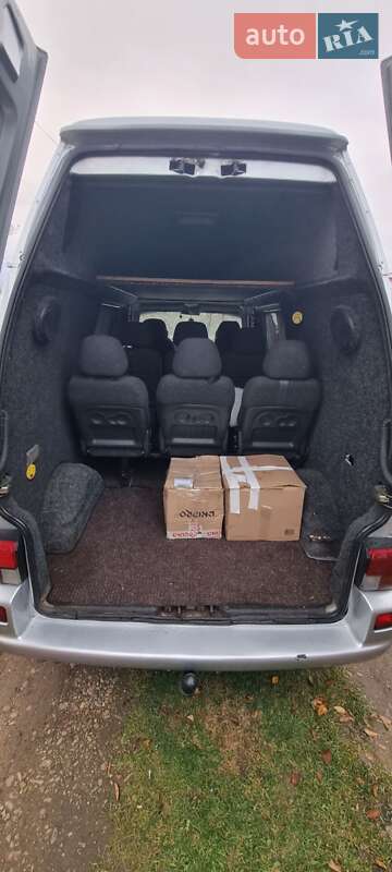 Минивэн Volkswagen Transporter 2001 в Черновцах