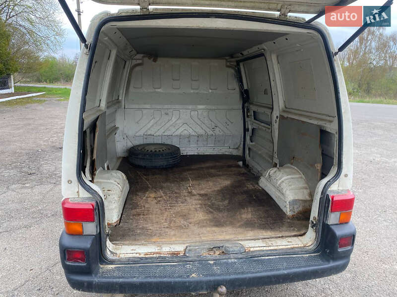 Грузовой фургон Volkswagen Transporter 1997 в Дрогобыче