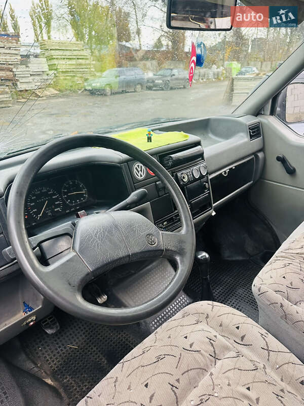 Вантажний фургон Volkswagen Transporter 1991 в Луцьку