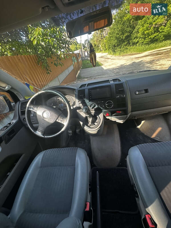 Минивэн Volkswagen Transporter 2006 в Черновцах