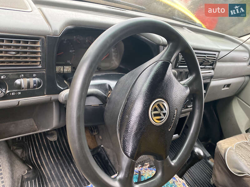 Вантажний фургон Volkswagen Transporter 2001 в Первомайську