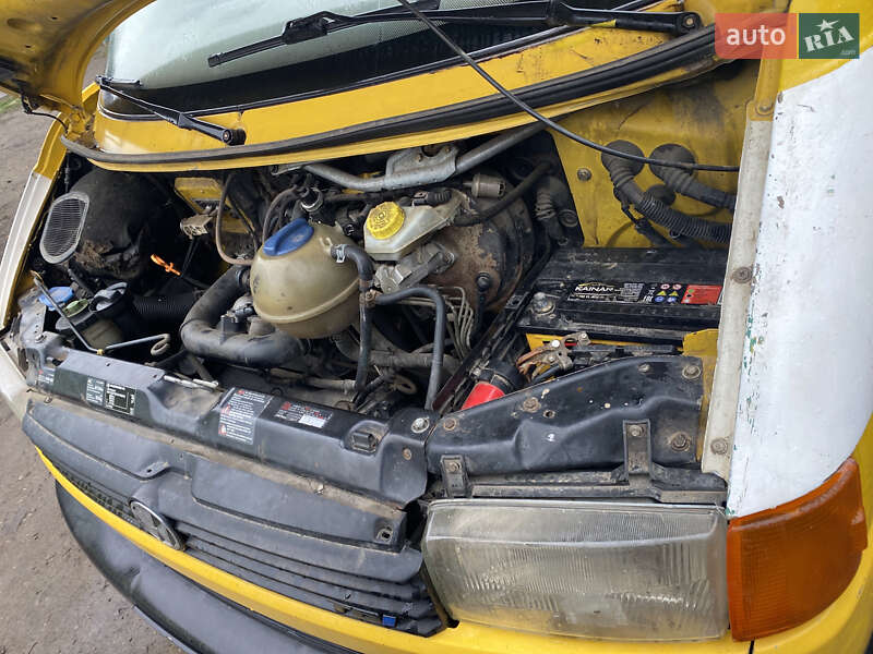 Вантажний фургон Volkswagen Transporter 2001 в Первомайську
