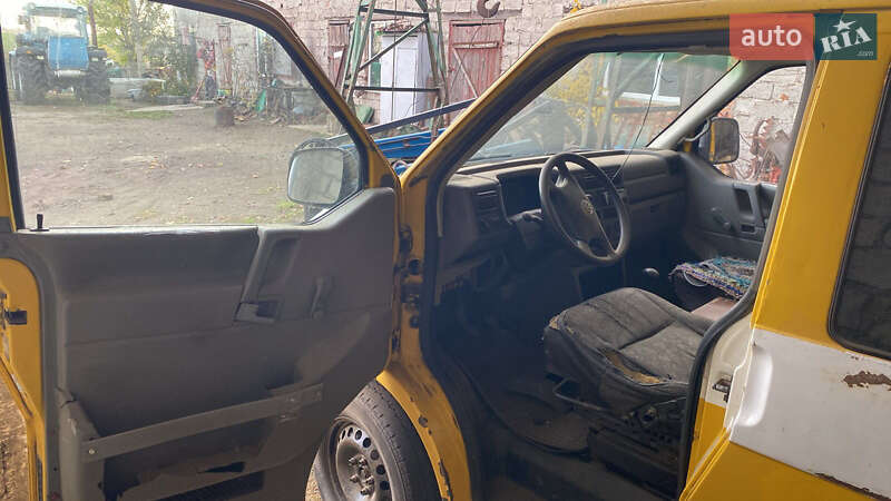 Вантажний фургон Volkswagen Transporter 2001 в Первомайську