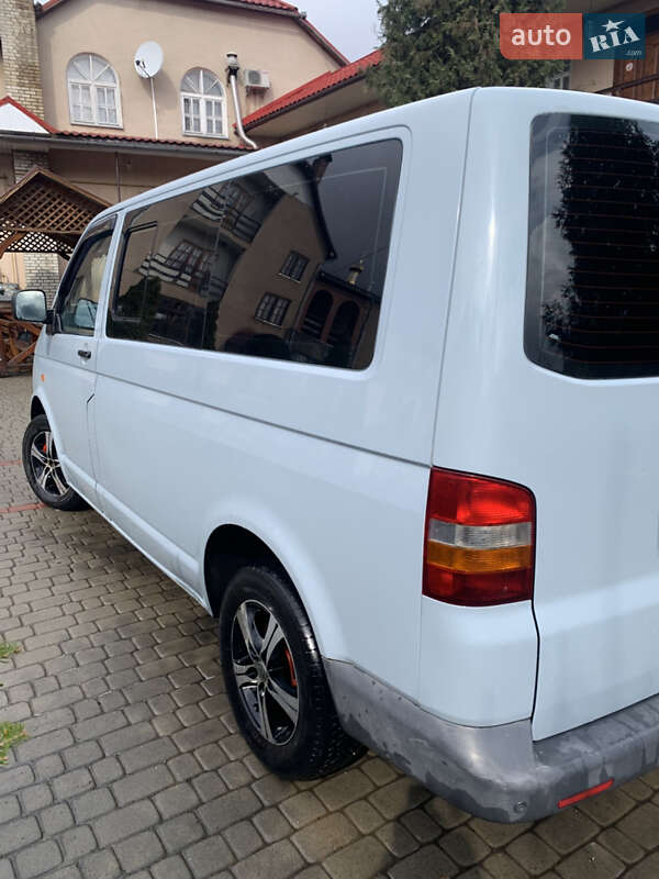 Мінівен Volkswagen Transporter 2003 в Сваляві