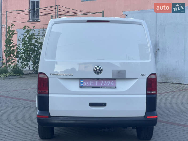 Грузовой фургон Volkswagen Transporter 2017 в Дубно