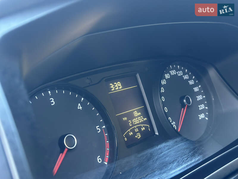 Грузовой фургон Volkswagen Transporter 2017 в Дубно