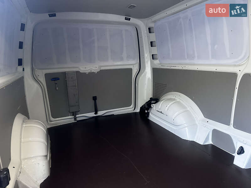 Грузовой фургон Volkswagen Transporter 2017 в Дубно