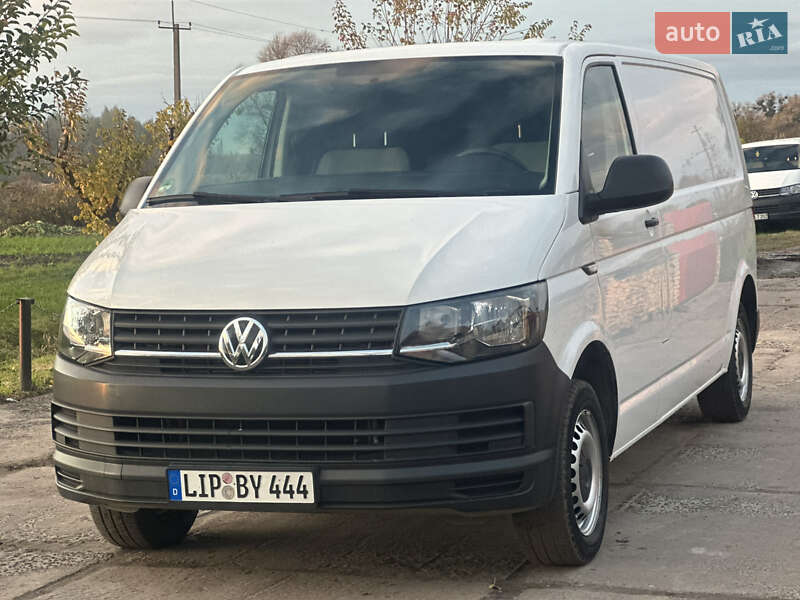 Вантажний фургон Volkswagen Transporter 2016 в Дубні