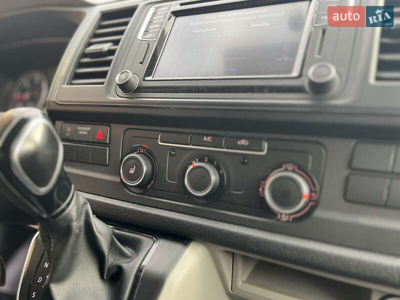 Вантажний фургон Volkswagen Transporter 2017 в Києві
