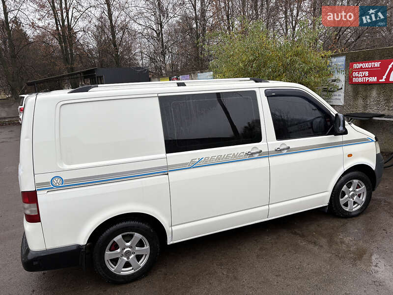 Вантажопасажирський фургон Volkswagen Transporter 2003 в Бурині фото 7 Вантажопасажирський фургон Volkswagen Transporter 2003 в Бурині
