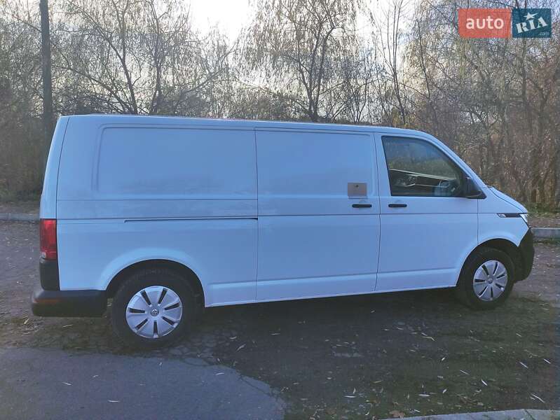 Мінівен Volkswagen Transporter 2021 в Дубні