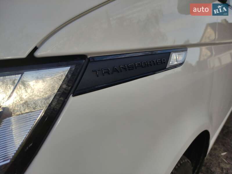 Мінівен Volkswagen Transporter 2021 в Дубні