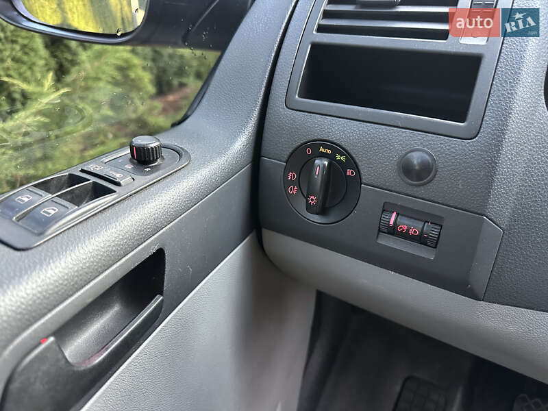 Вантажний фургон Volkswagen Transporter 2011 в Києві фото 19 Вантажний фургон Volkswagen Transporter 2011 в Києві