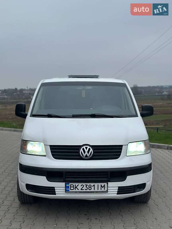Микроавтобус Volkswagen Transporter 2003 в Шумске