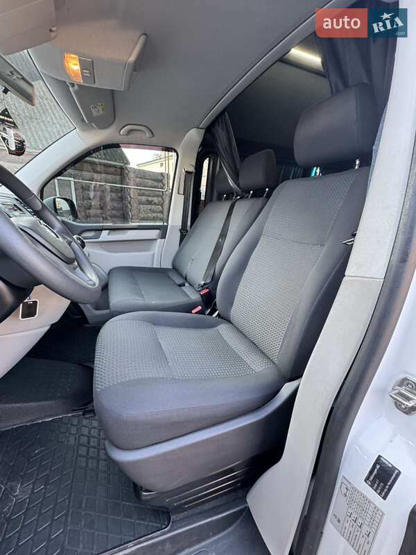 Грузопассажирский фургон Volkswagen Transporter 2018 в Гайсине