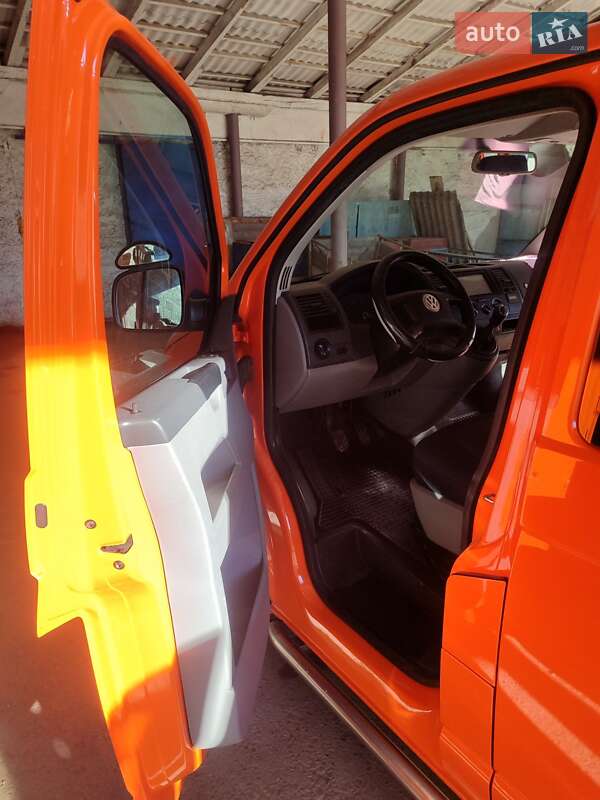 Минивэн Volkswagen Transporter 2006 в Ивано-Франковске