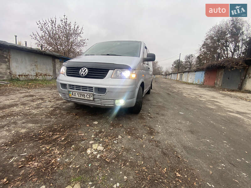 Минивэн Volkswagen Transporter 2004 в Змиеве