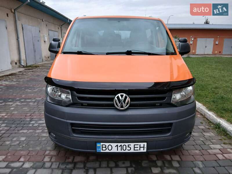 Мінівен Volkswagen Transporter 2012 в Чорткові