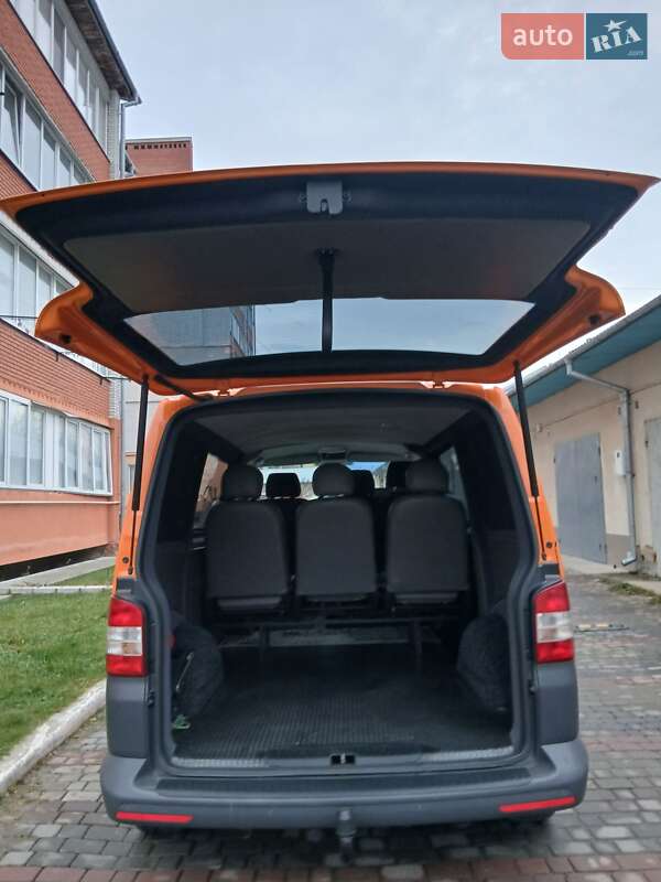Мінівен Volkswagen Transporter 2012 в Чорткові