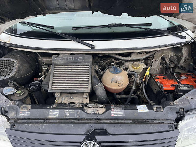 Мінівен Volkswagen Transporter 2001 в Івано-Франківську