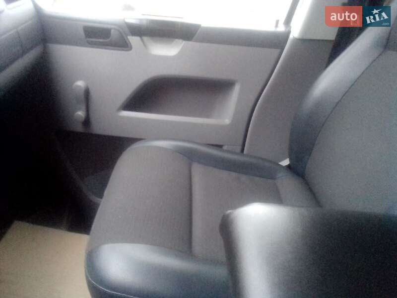 Грузопассажирский фургон Volkswagen Transporter 2006 в Баре