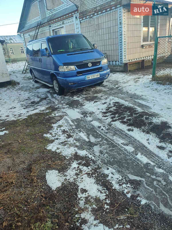 Минивэн Volkswagen Transporter 2002 в Ровно