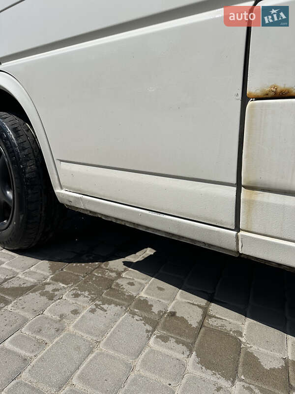 Вантажний фургон Volkswagen Transporter 1999 в Ірпені