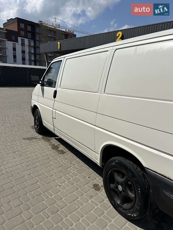 Вантажний фургон Volkswagen Transporter 1999 в Ірпені