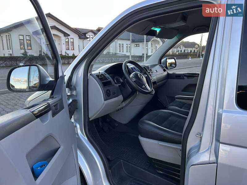 Микроавтобус грузовой (до 3,5т) Volkswagen Transporter 2012 в Иршаве